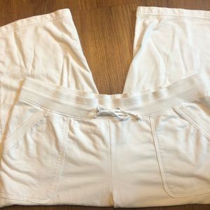 💗💗Women’s white crop pants